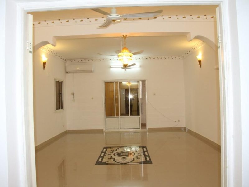 2 Appartements F4 avec terrasse et parking à Gabode 5, parfait pour une vie familiale confortable