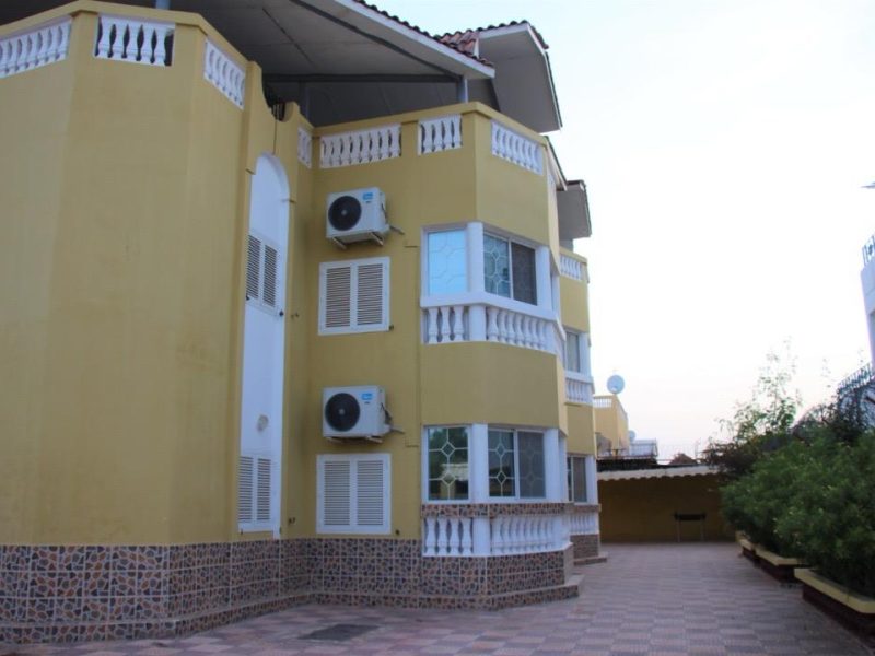 2 Appartements F4 avec terrasse et parking à Gabode 5, parfait pour une vie familiale confortable